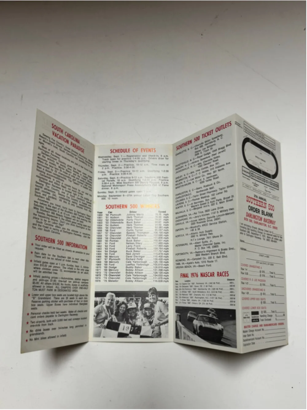 Vintage 1976 Darlington Raceway Southern 500 NASCAR Program / Flyer